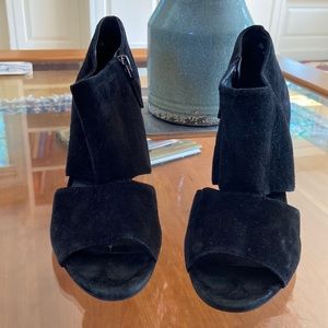 Franco Sarto healed peep toe booties